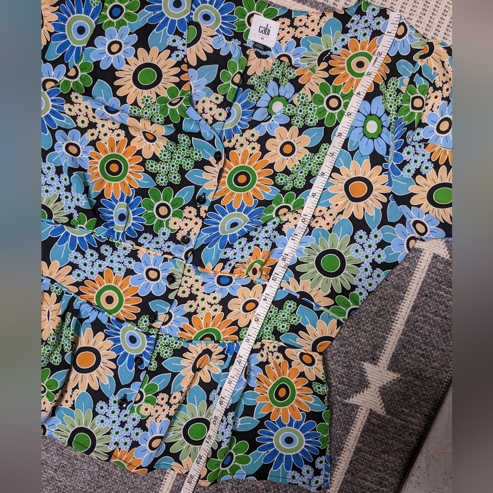 CABI Happy floral top size M - Picture 14 of 14